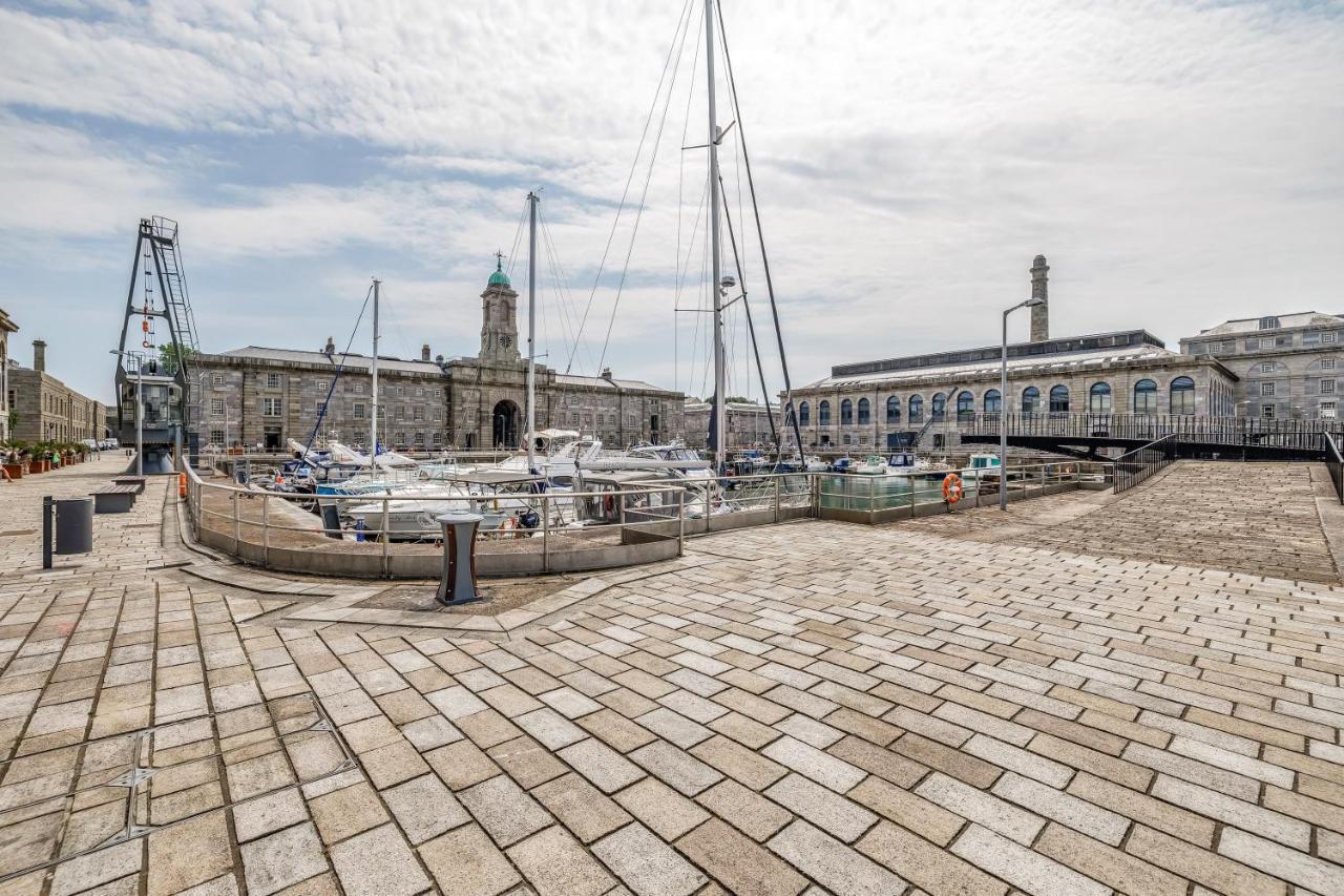 Luxury 2 Bed Apartment In Historic Royal William Yard Plymouth Esterno foto