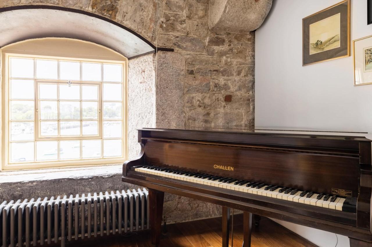 Luxury 2 Bed Apartment In Historic Royal William Yard Plymouth Esterno foto